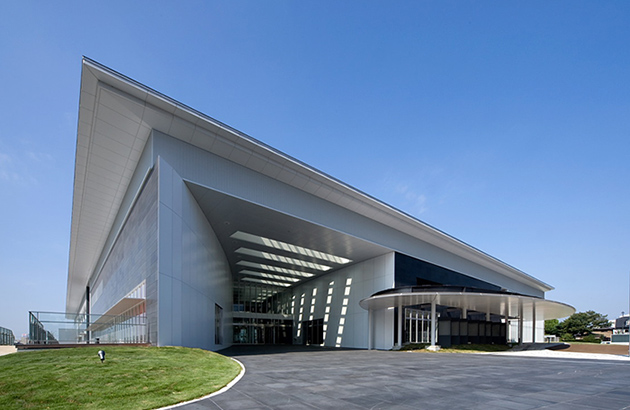 Okazaki City Library Plaza (2008)