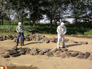 写真-2　事例②　保存整備工事（縄文時代後期前半の環状列石群）